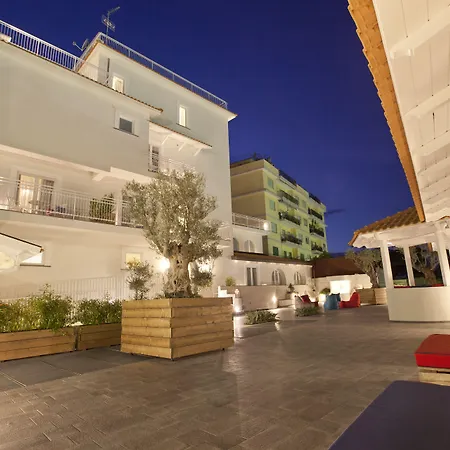 Maison Kalea Bed & Breakfast 4*