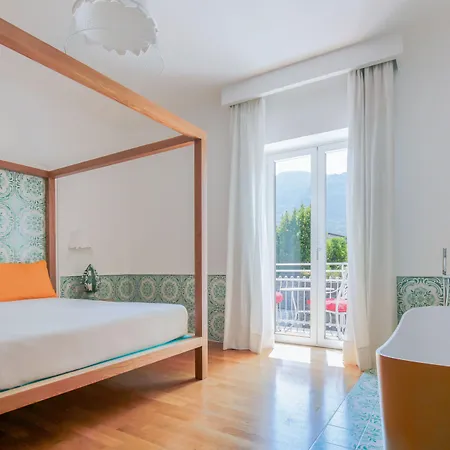 Alojamento de Acomodação e Pequeno-almoço Maison Kalea 4*